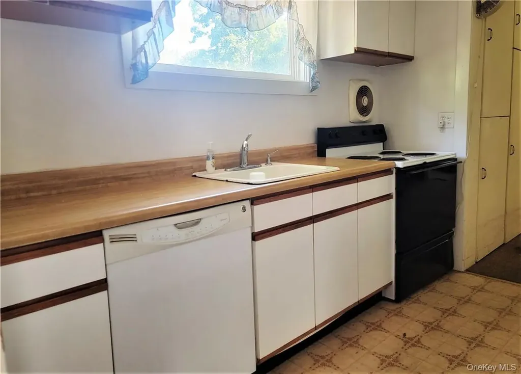6 Laguna Road Carmel NY 10512