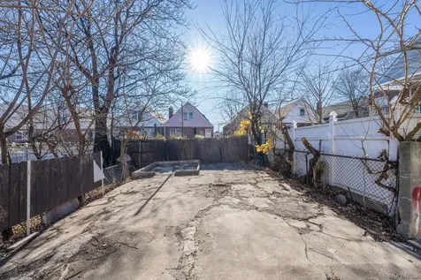 2214 Hermany Avenue Bronx NY 10473