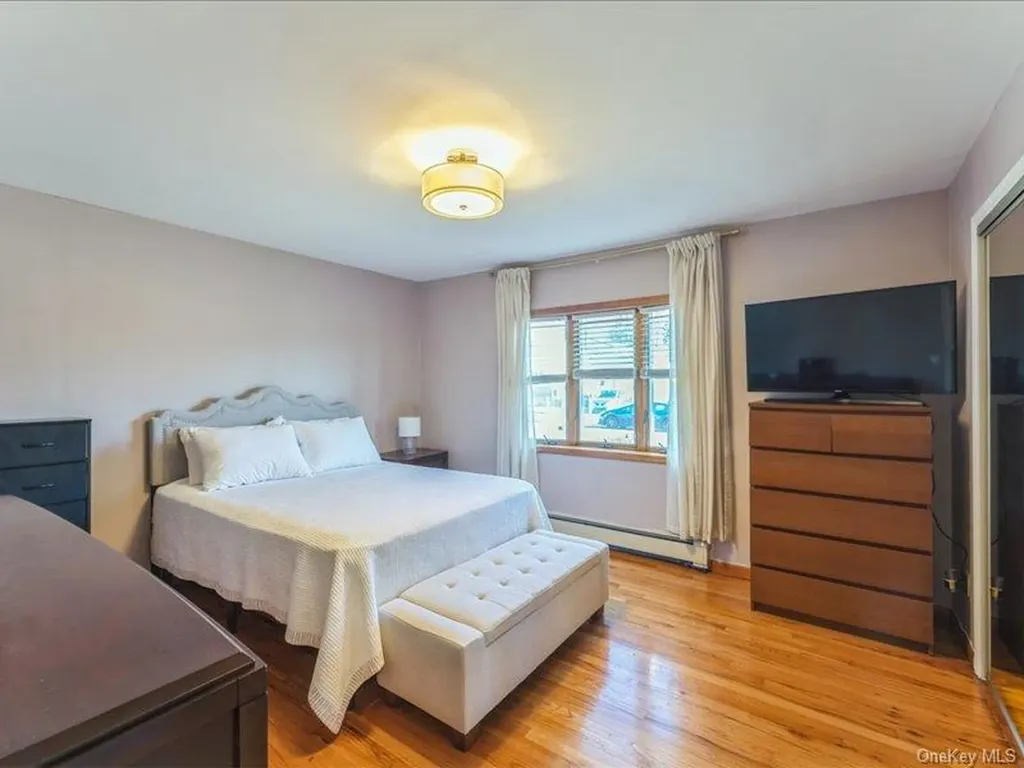 158 Clement Avenue Elmont NY 11003