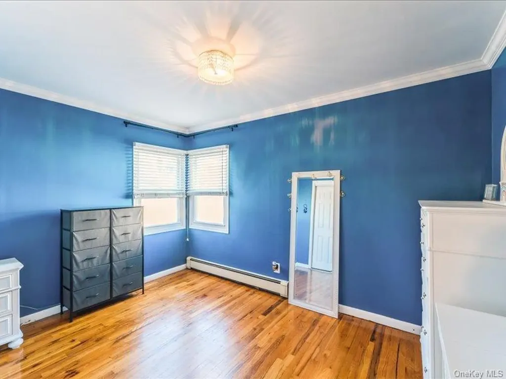 158 Clement Avenue Elmont NY 11003