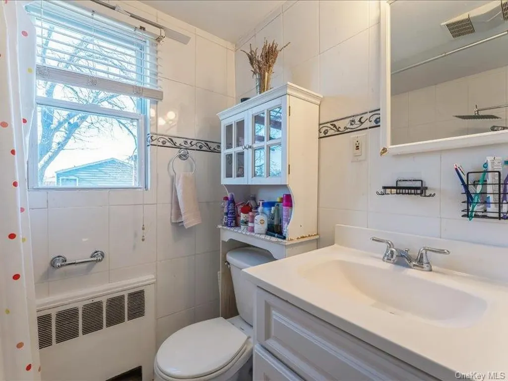 158 Clement Avenue Elmont NY 11003