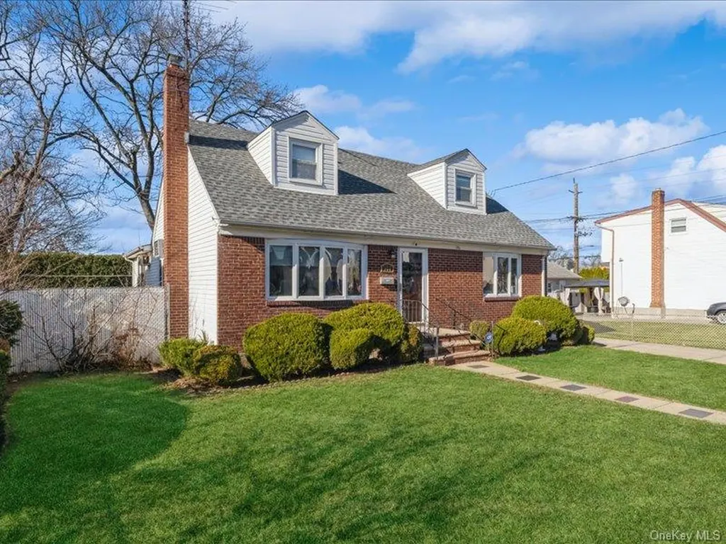 158 Clement Avenue Elmont NY 11003