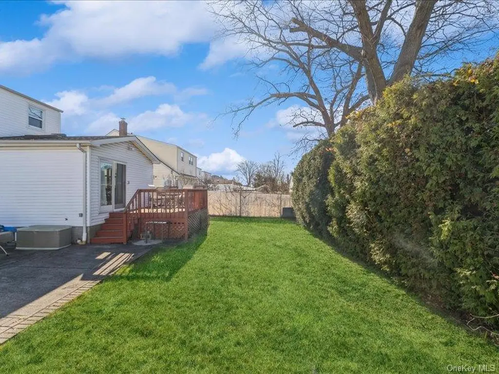 158 Clement Avenue Elmont NY 11003