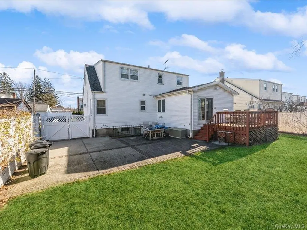 158 Clement Avenue Elmont NY 11003