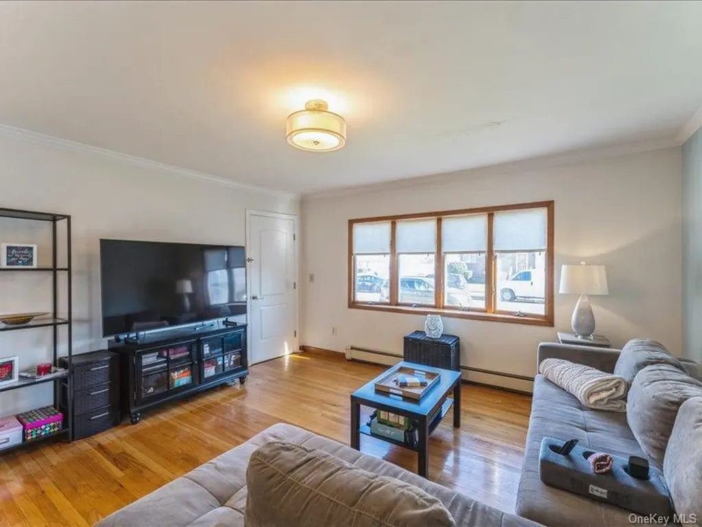 158 Clement Avenue Elmont NY 11003