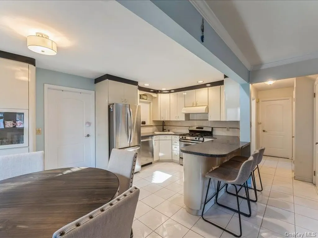 158 Clement Avenue Elmont NY 11003
