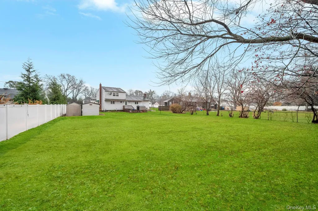 47 Pearsall Place Deer Park NY 11729