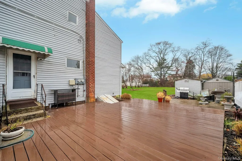 47 Pearsall Place Deer Park NY 11729