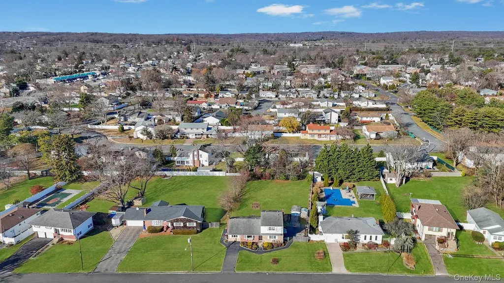 47 Pearsall Place Deer Park NY 11729