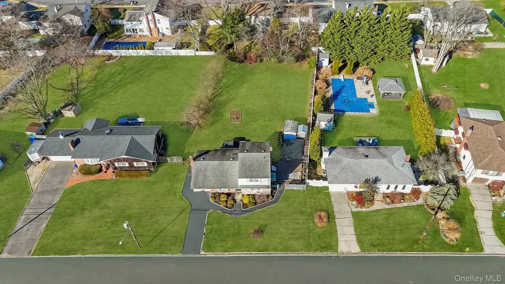 47 Pearsall Place Deer Park NY 11729