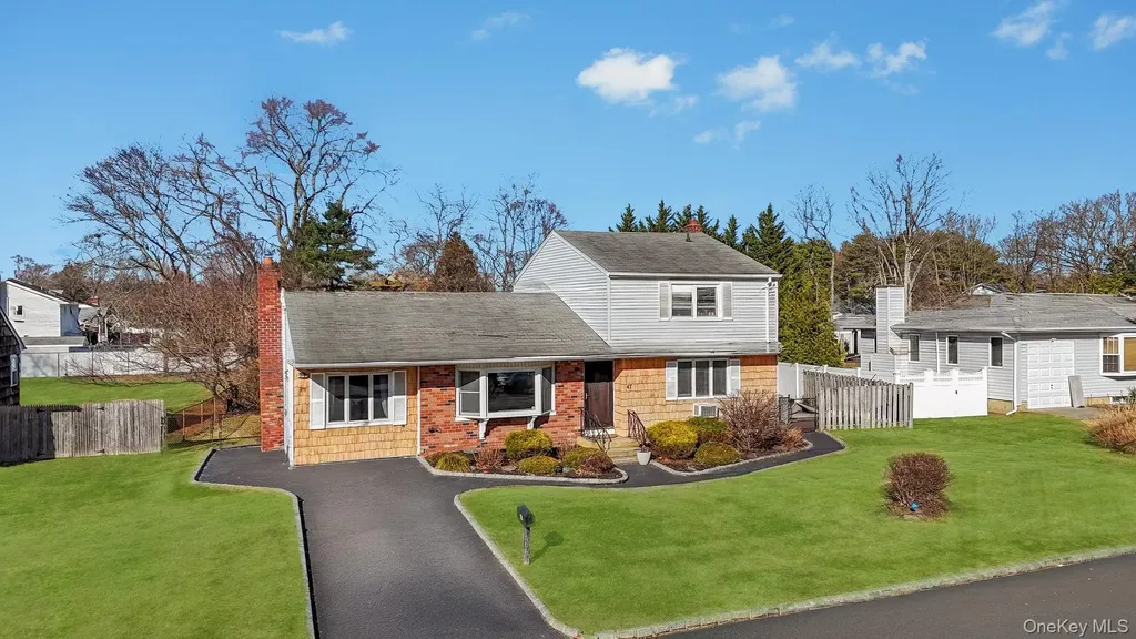 47 Pearsall Place Deer Park NY 11729