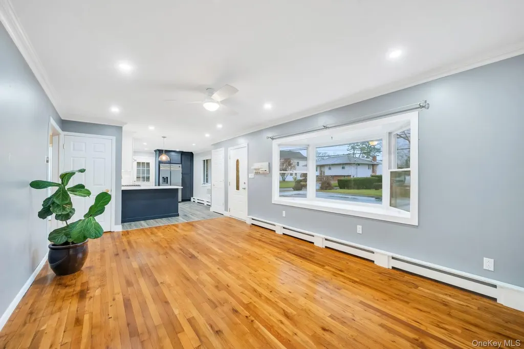 47 Pearsall Place Deer Park NY 11729