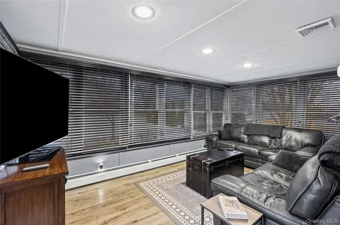 6 Simmons Drive East Islip NY 11730