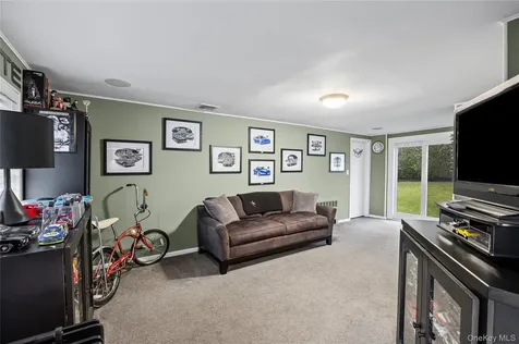 6 Simmons Drive East Islip NY 11730