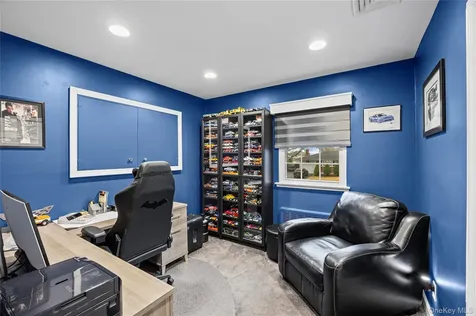 6 Simmons Drive East Islip NY 11730