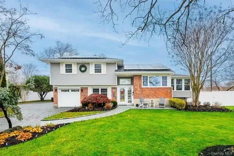 6 Simmons Drive East Islip NY 11730