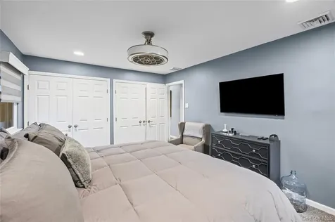 6 Simmons Drive East Islip NY 11730