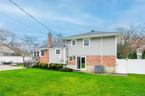 6 Simmons Drive East Islip NY 11730