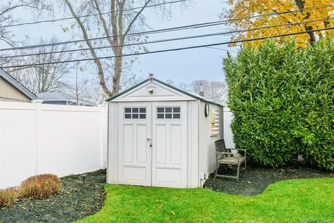 6 Simmons Drive East Islip NY 11730