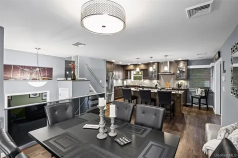 6 Simmons Drive East Islip NY 11730