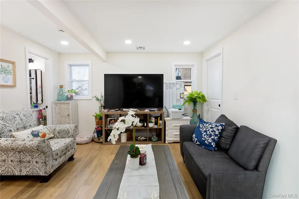 305 4th Avenue Bay Shore NY 11706