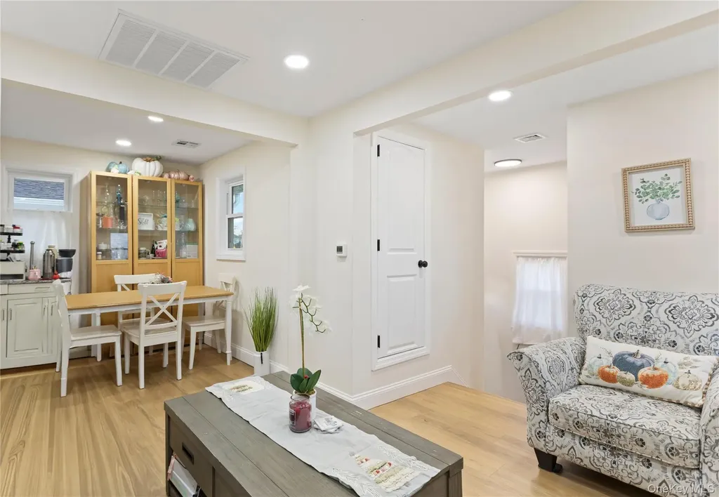 305 4th Avenue Bay Shore NY 11706