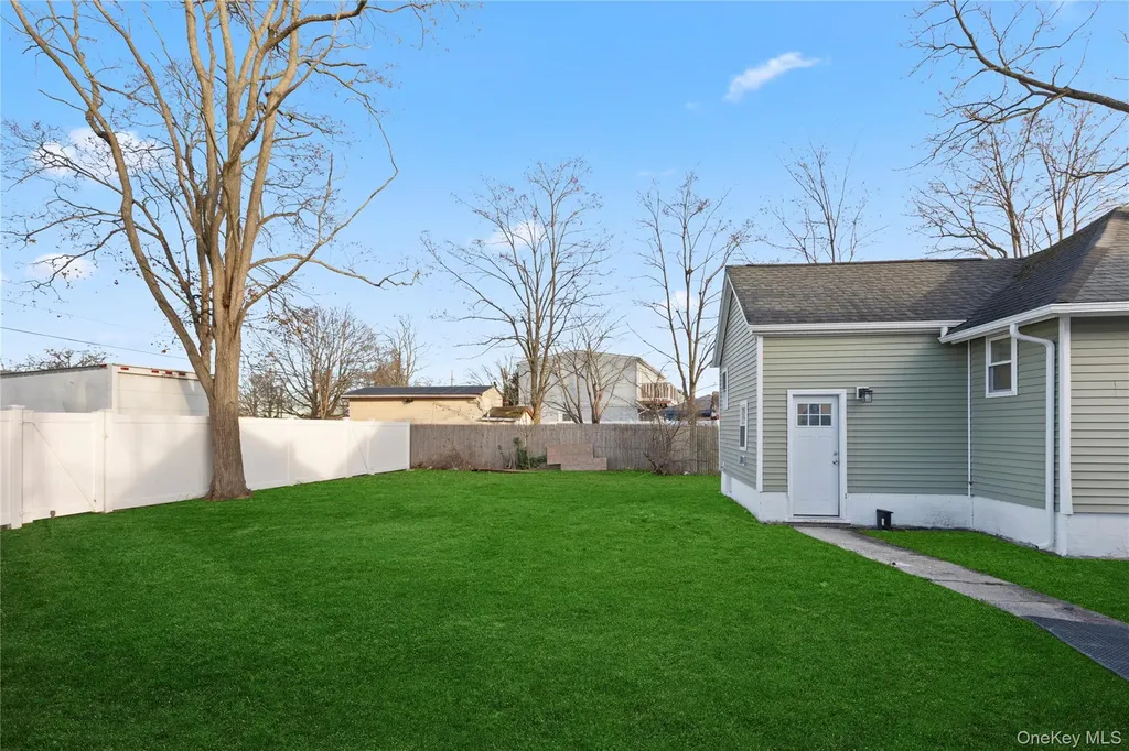 305 4th Avenue Bay Shore NY 11706