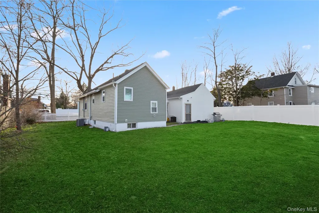 305 4th Avenue Bay Shore NY 11706