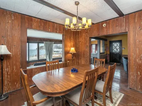 61 The Boulevard Sea Cliff NY 11579