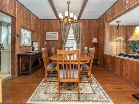 61 The Boulevard Sea Cliff NY 11579