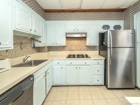 61 The Boulevard Sea Cliff NY 11579