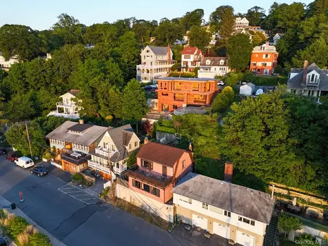 61 The Boulevard Sea Cliff NY 11579