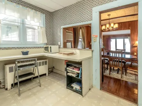61 The Boulevard Sea Cliff NY 11579