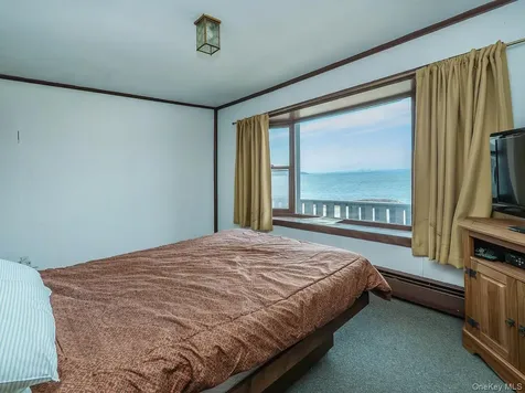 61 The Boulevard Sea Cliff NY 11579