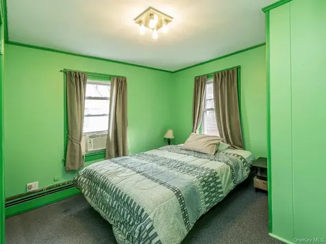61 The Boulevard Sea Cliff NY 11579