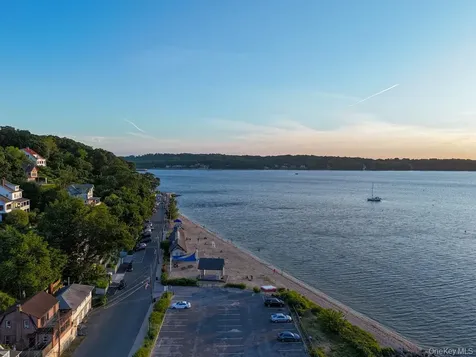 61 The Boulevard Sea Cliff NY 11579
