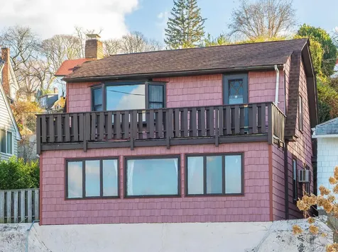 61 The Boulevard Sea Cliff NY 11579