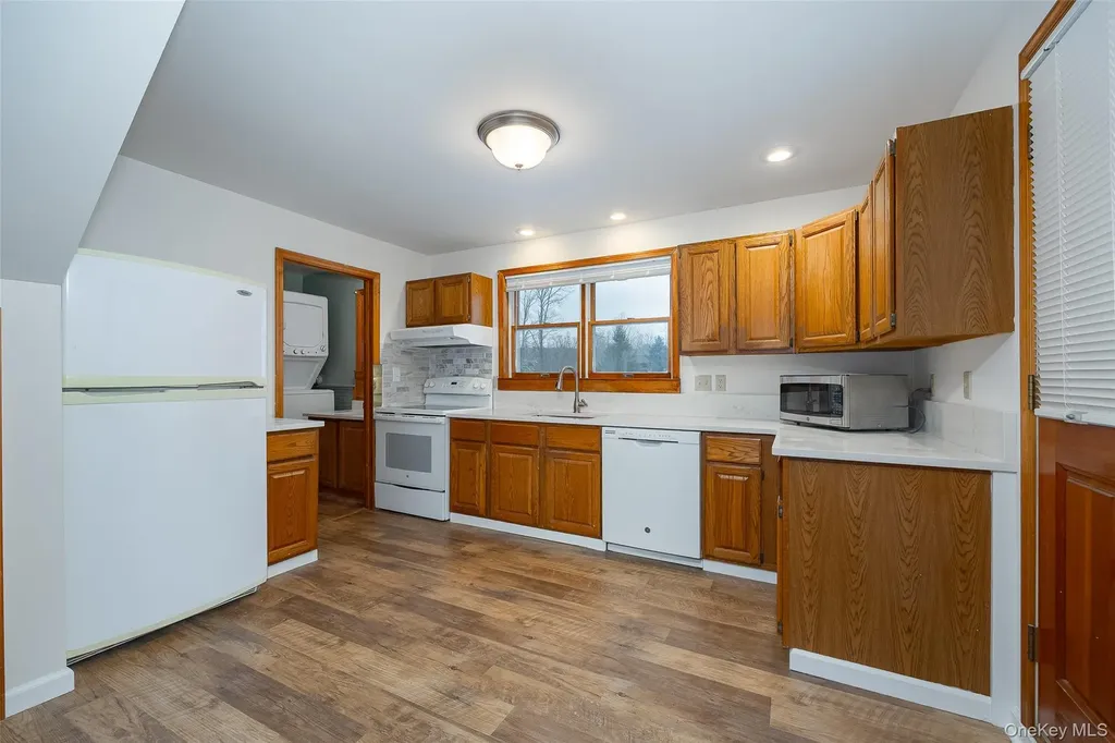 2327 Salt Point Turnpike Clinton Corners NY 12514