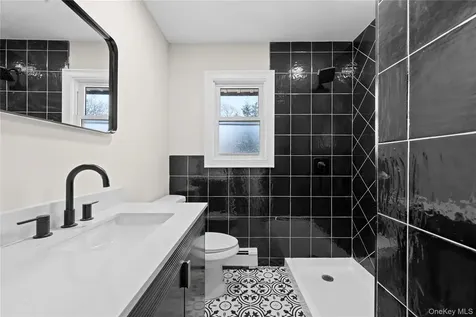 22 Guilette Place Amityville NY 11701