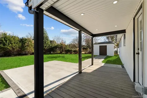 22 Guilette Place Amityville NY 11701