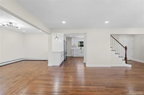 22 Guilette Place Amityville NY 11701