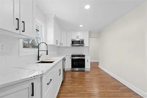 22 Guilette Place Amityville NY 11701