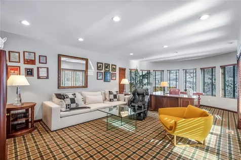 301 Oakley Court Mill Neck NY 11765