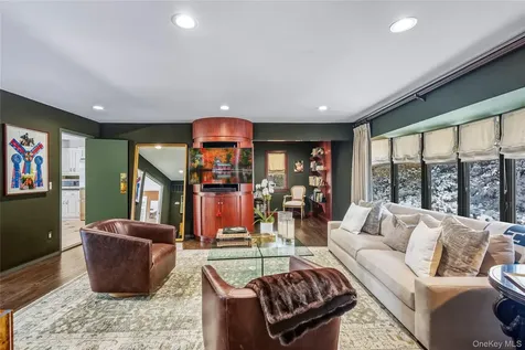 301 Oakley Court Mill Neck NY 11765