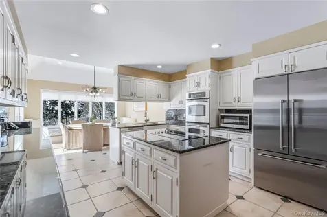 301 Oakley Court Mill Neck NY 11765