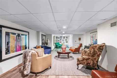 301 Oakley Court Mill Neck NY 11765