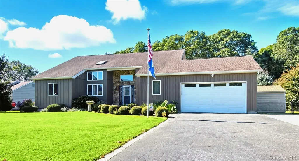 61 Eileen Circle Jamesport NY 11947