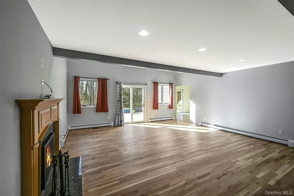 61 Eileen Circle Jamesport NY 11947