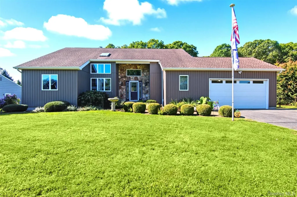 61 Eileen Circle Jamesport NY 11947