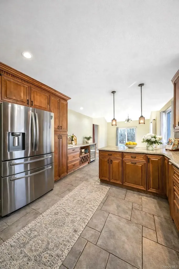 61 Eileen Circle Jamesport NY 11947